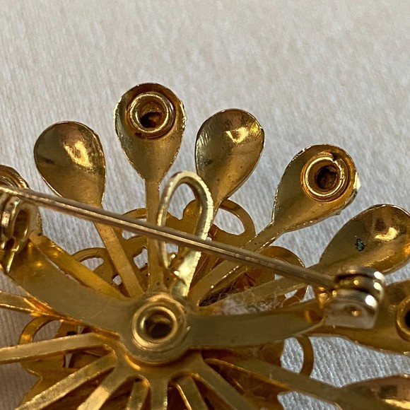 Cameo Brooch Victorian Revival Rhinestone Gold Tone Frame Lady Profile - Picture 9 of 10